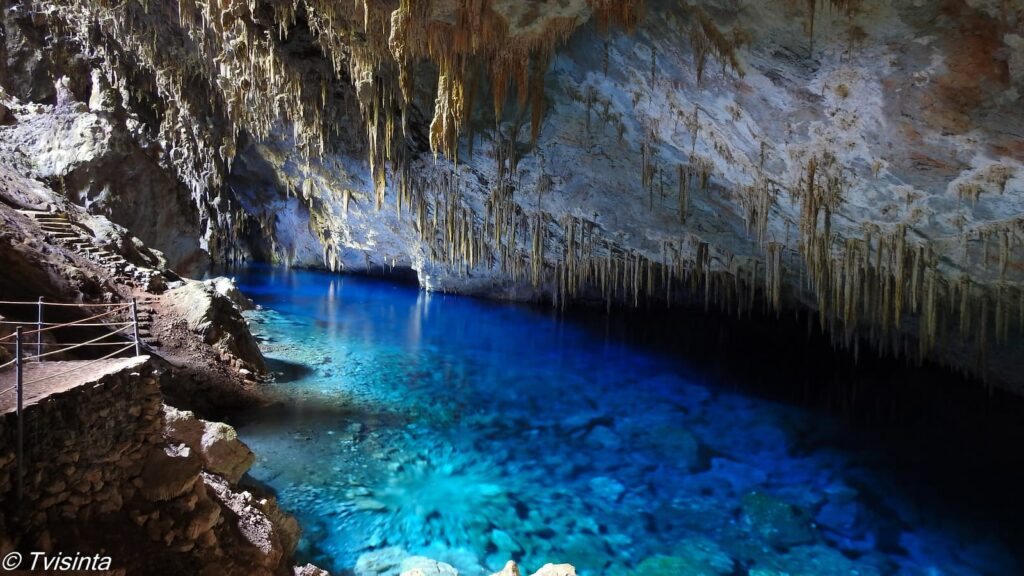 Gruta do Lago Azul 